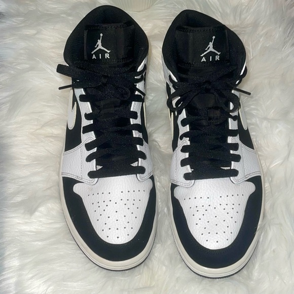 Jordan 1 mid black/white mens size 10 mint condition - Picture 14 of 16